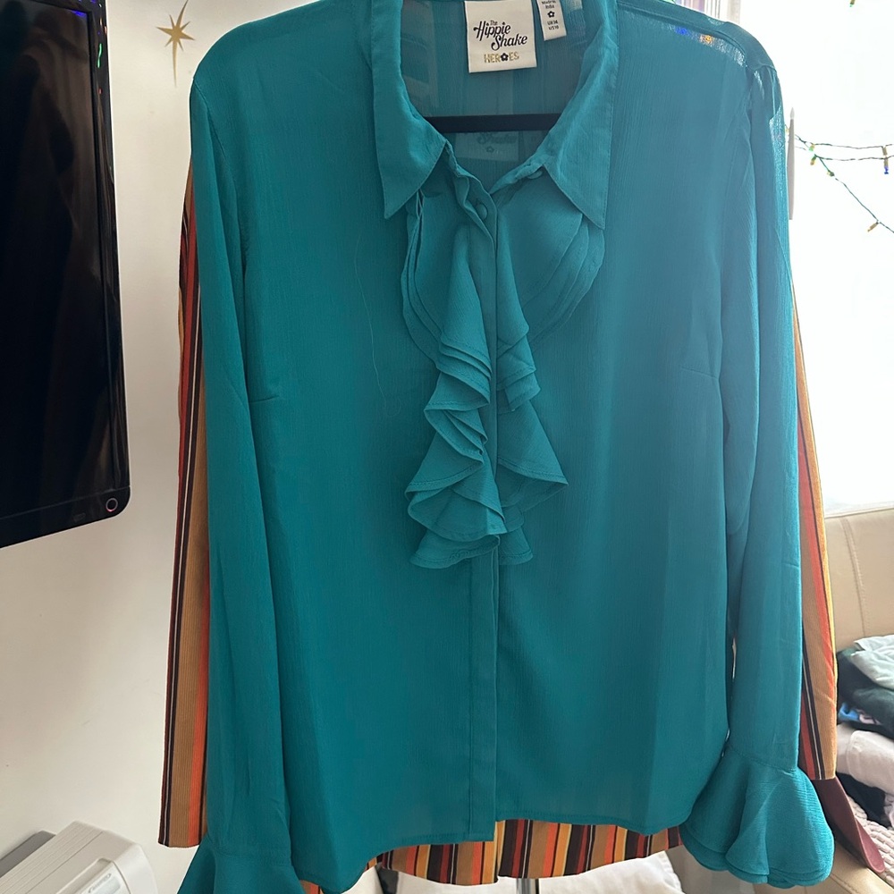 Chic Teal Ruffle Blouse - Picture 5 of 6